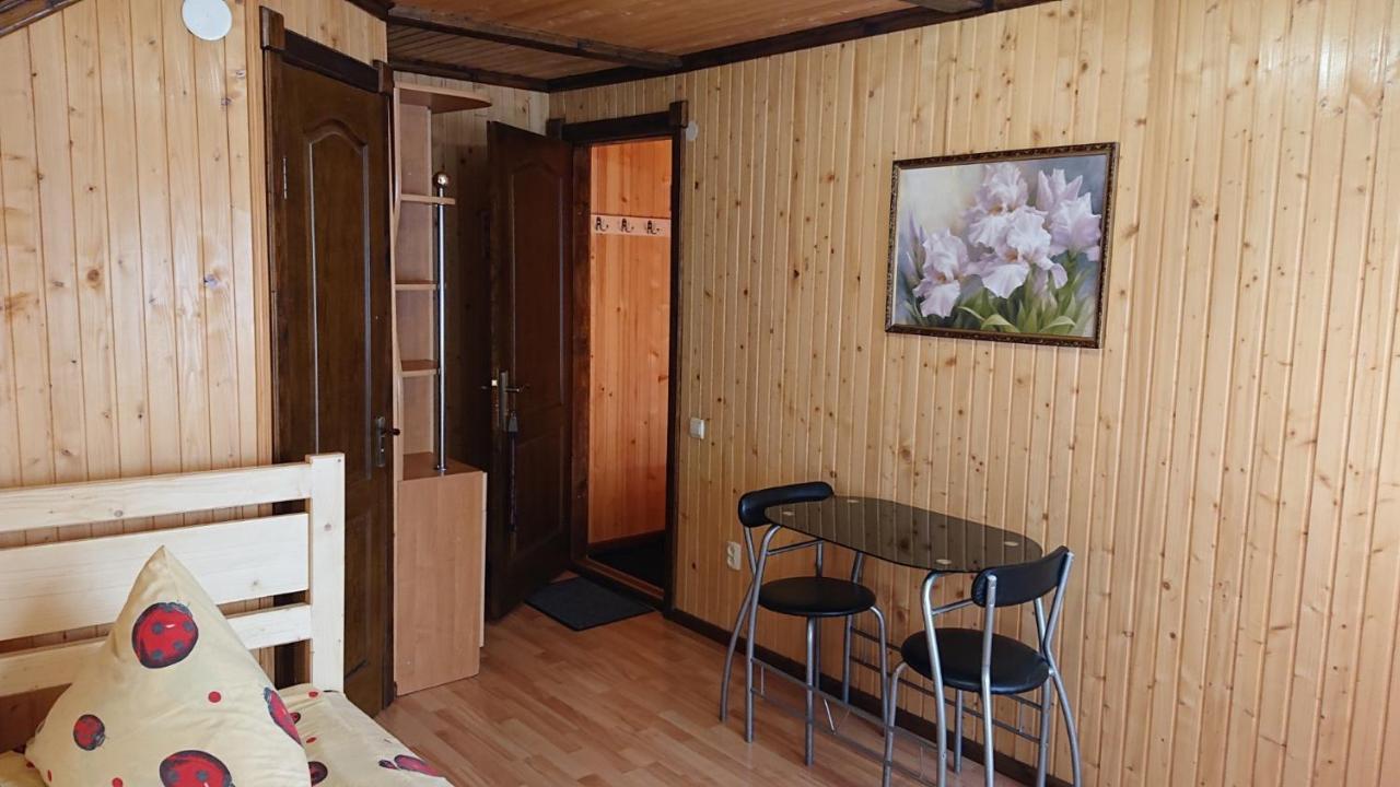Любе Hotel Yablunytsya Exterior photo