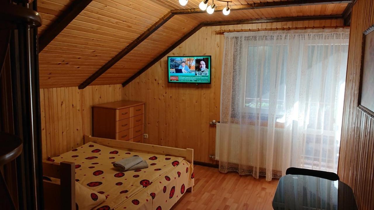 Любе Hotel Yablunytsya Exterior photo