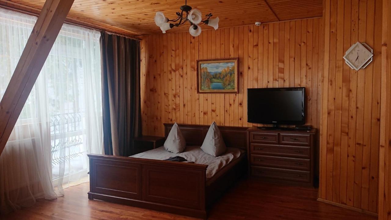 Любе Hotel Yablunytsya Exterior photo