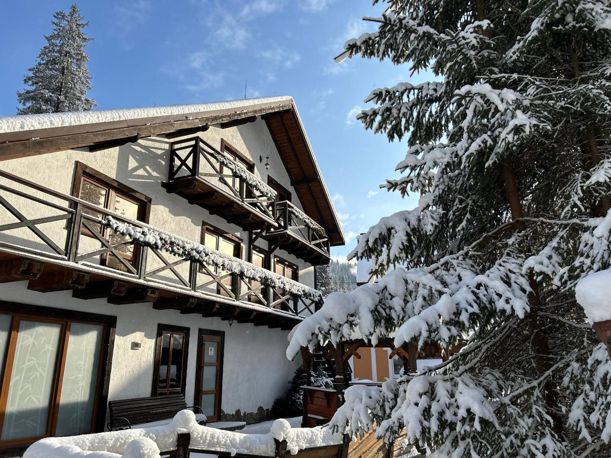 Любе Hotel Yablunytsya Exterior photo