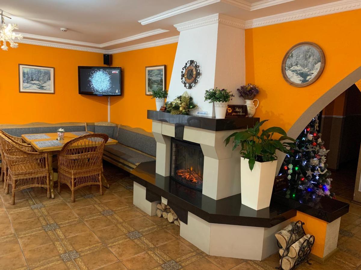 Любе Hotel Yablunytsya Exterior photo